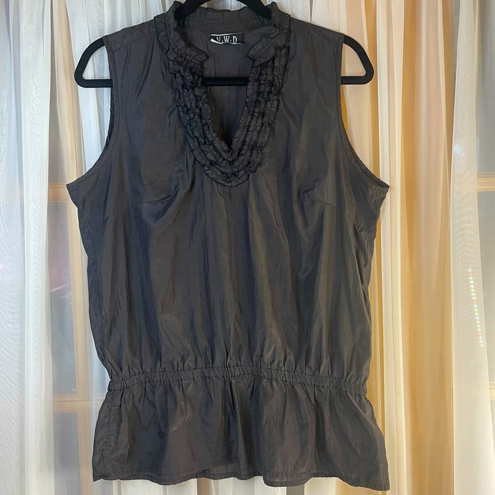 Itm 0024 New Women Design sleeveless top size LG